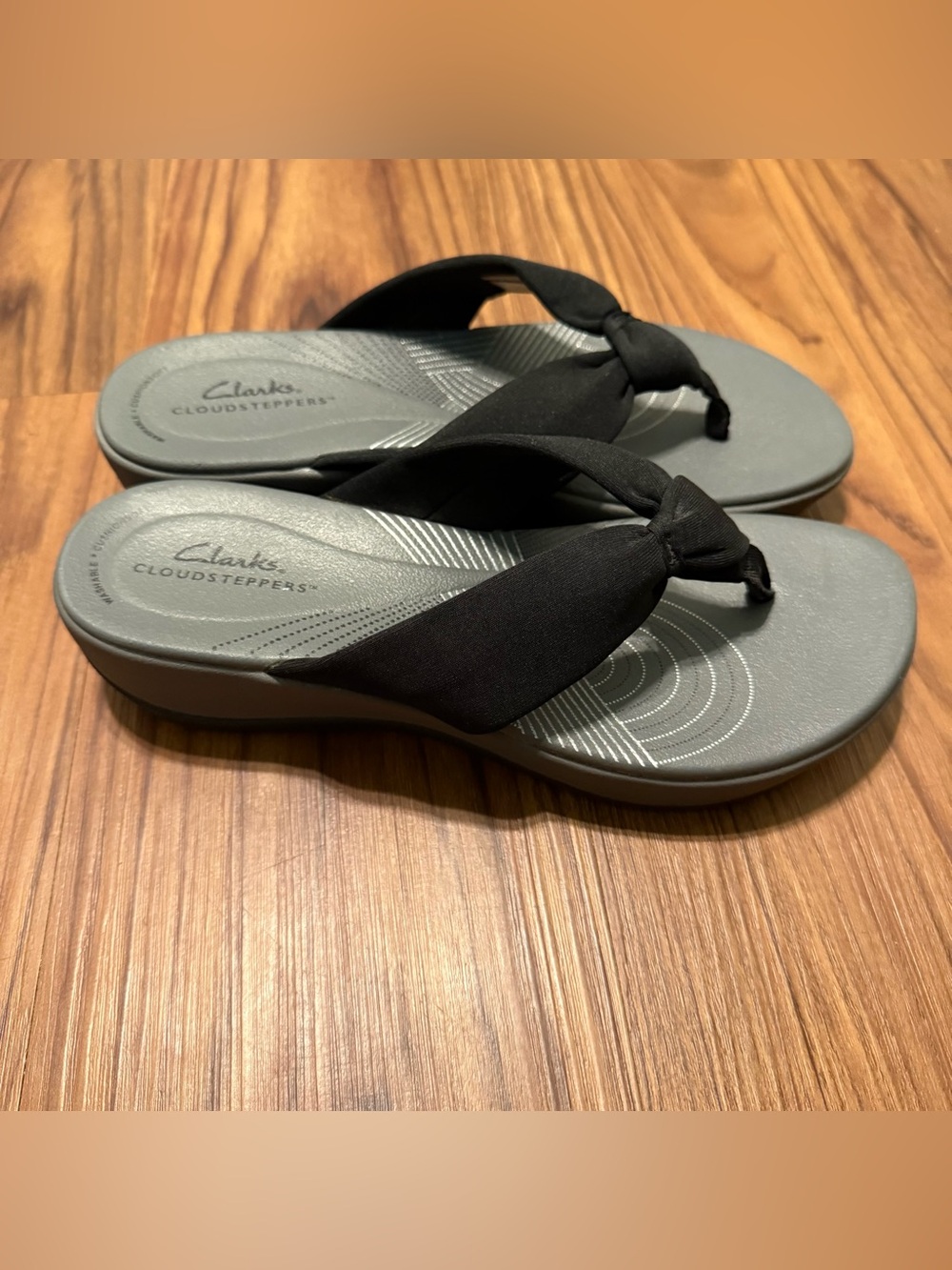 Clarks Women's Arla Glison Cloudsteppers Slip On Thong Sandals Black Comfort 8